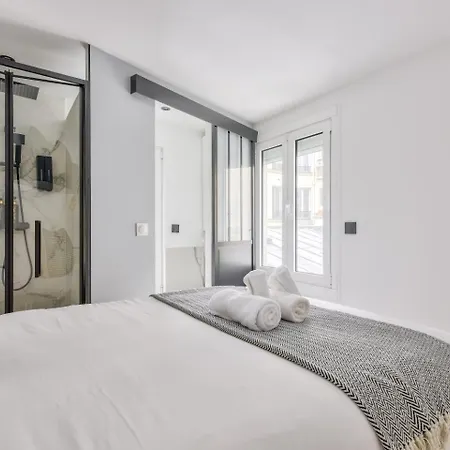 Duplex Moderne à 500m Des Champs-elysées Apartamento París