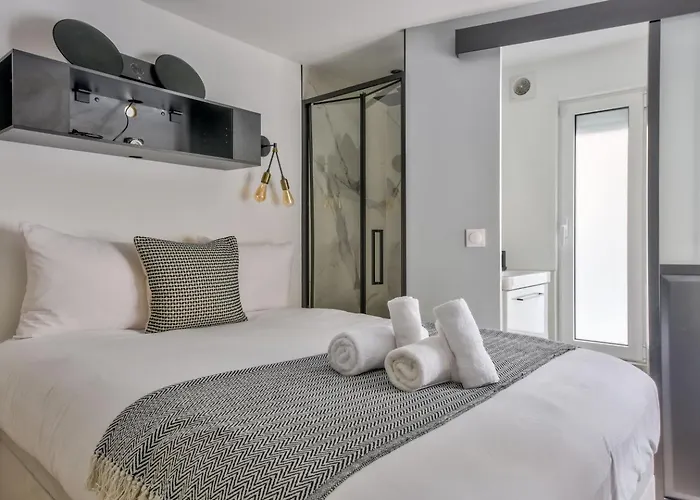 Lägenhet Duplex Moderne A 500m Des Champs-elysees *